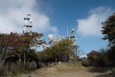 大山山頂のアンテナ施設