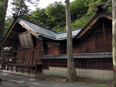 伊香保神社 本殿と拝殿