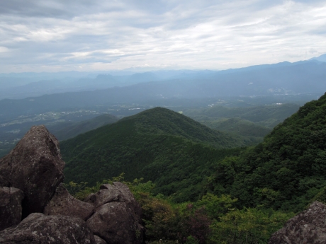 山頂岩場から南方向の展望