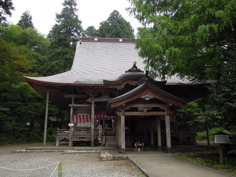 入母屋造りの本堂
