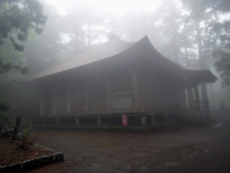 登山道方向から見た阿弥陀堂