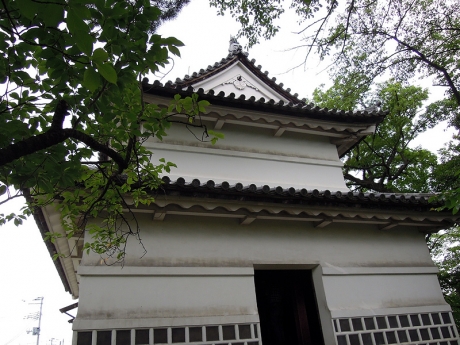鉄砲櫓跡に移築された旧二の丸隅櫓