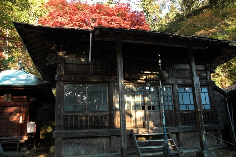 前不動と倶利伽羅竜王堂と紅葉